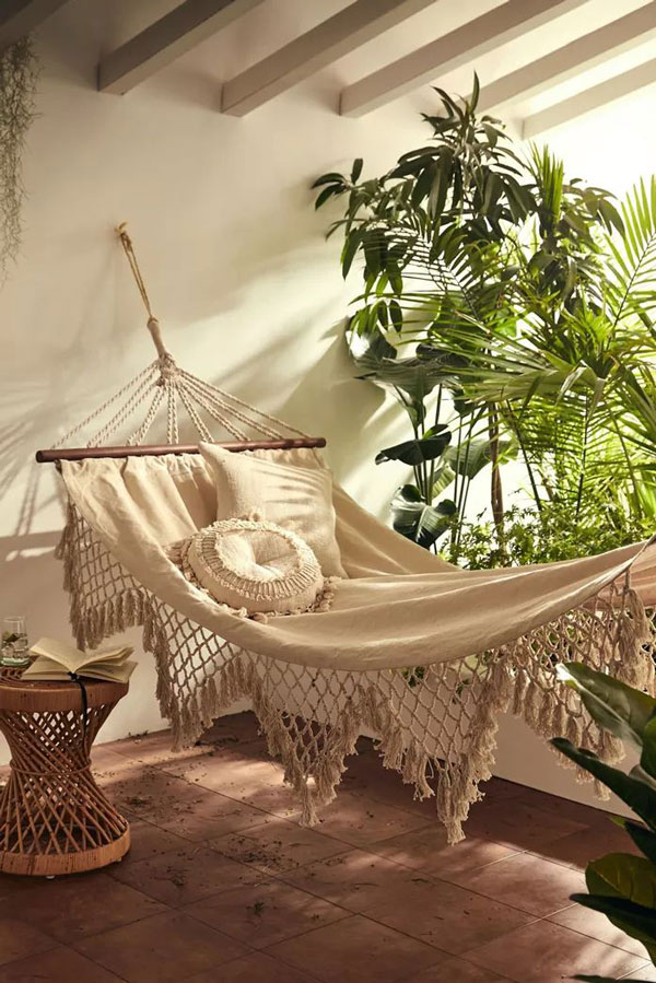 Fringed-Hammock-boho-bedroom