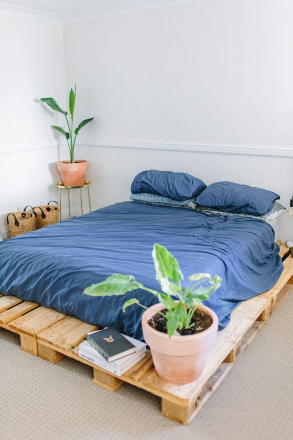 bottom-space-of-the-pallet-bed