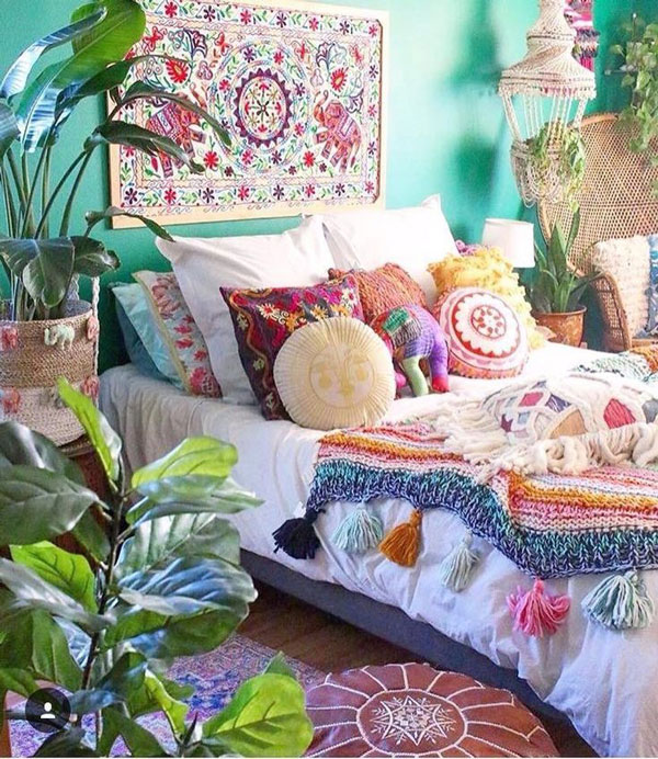 colorful-pillows-boho-bedroom