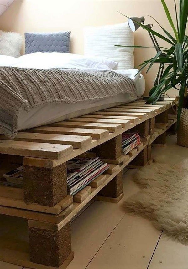a bedroom pallet-bed-with-library