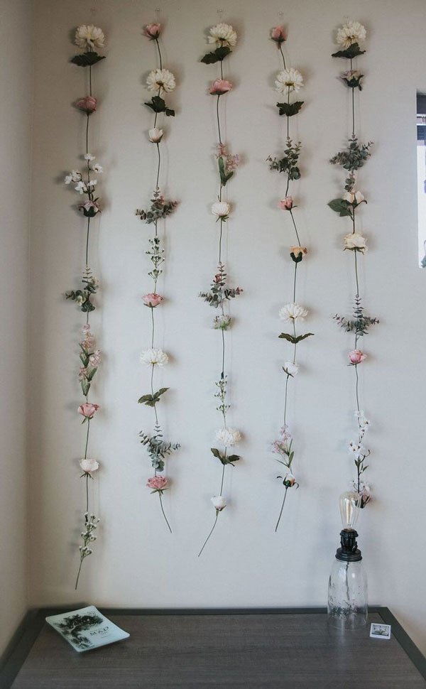 Decorate-the-wall-with-flower