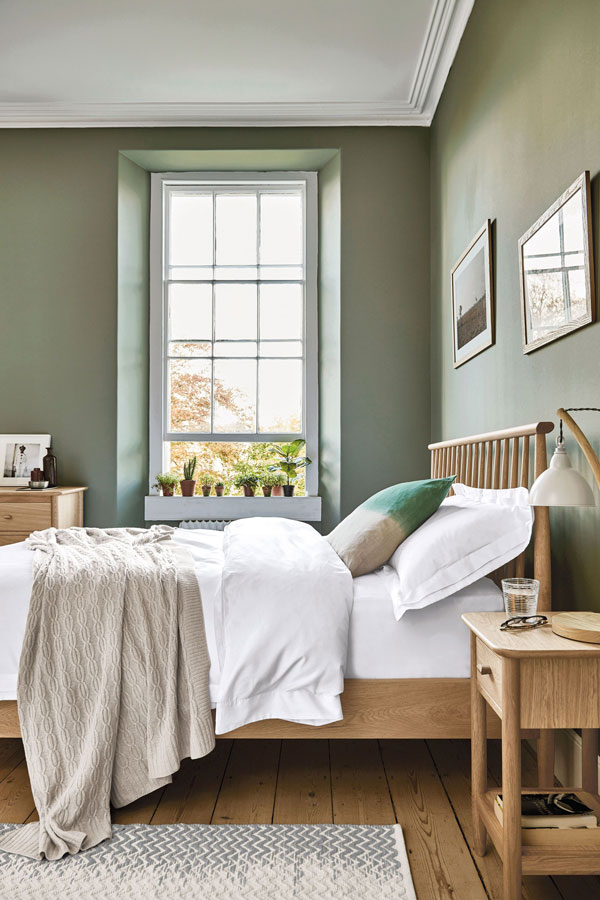 Green-bedrooms-color-schemes-with-natural-wood 