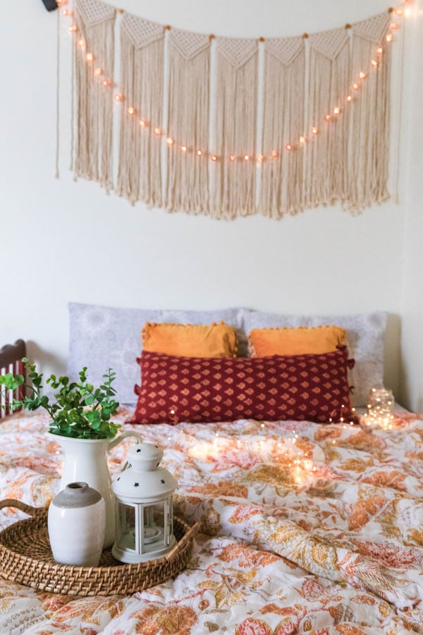 Macramé-on-the-wall-of-bedroom