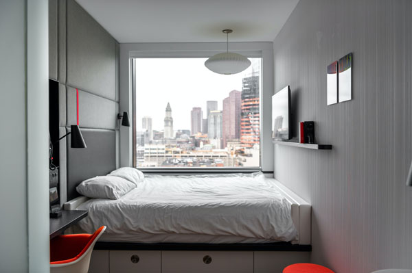 Use-sconce-lights-in-small-bedroom