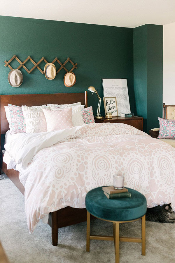 green-and-white-color-bedroom