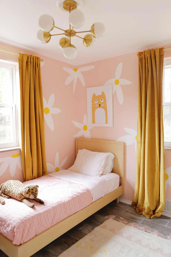 yellow-and-pink-bedroom