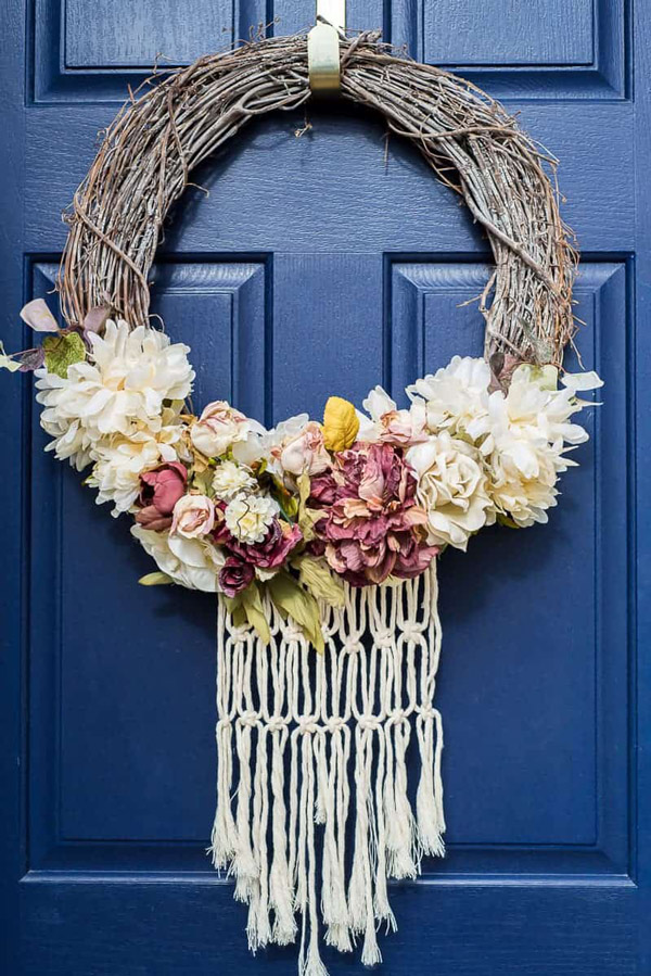 Summer-wreath-ideas-on-blue-door-decorations