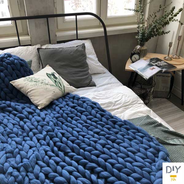 diy-chunky-knit-blankets-as-a-bedspread